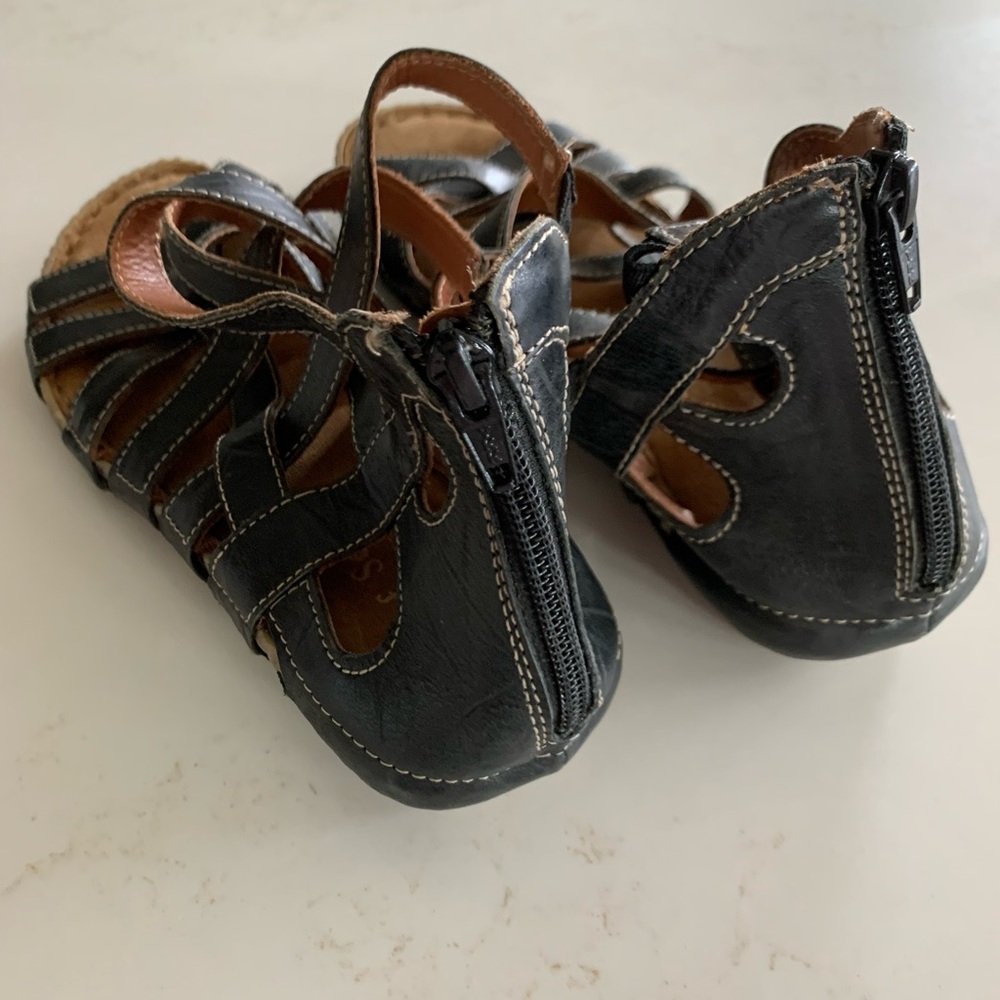 Sandals - Picture 3 of 3